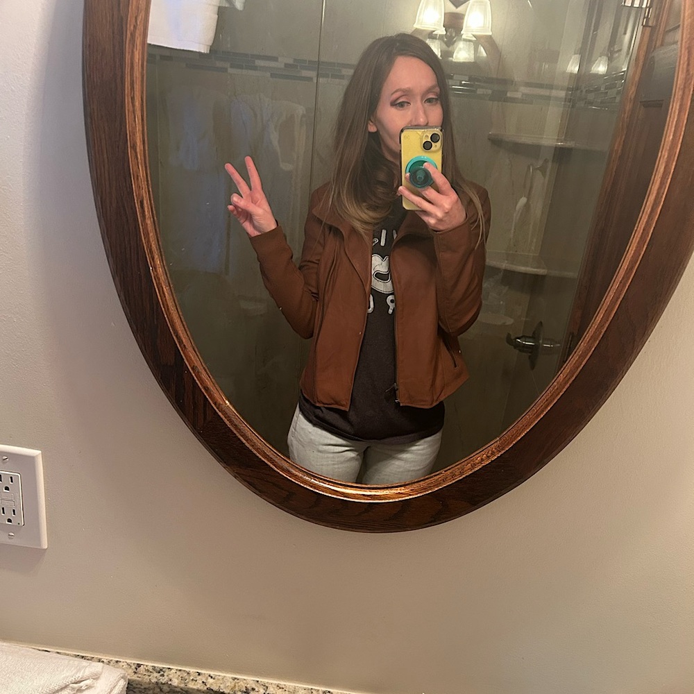 Meet your Posher, Jennifer
